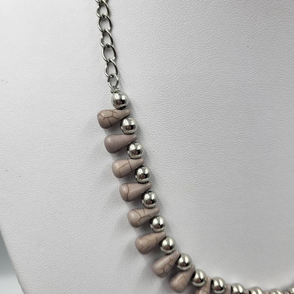 Mauve/Grey Beaded Necklace - Picture 6 of 8